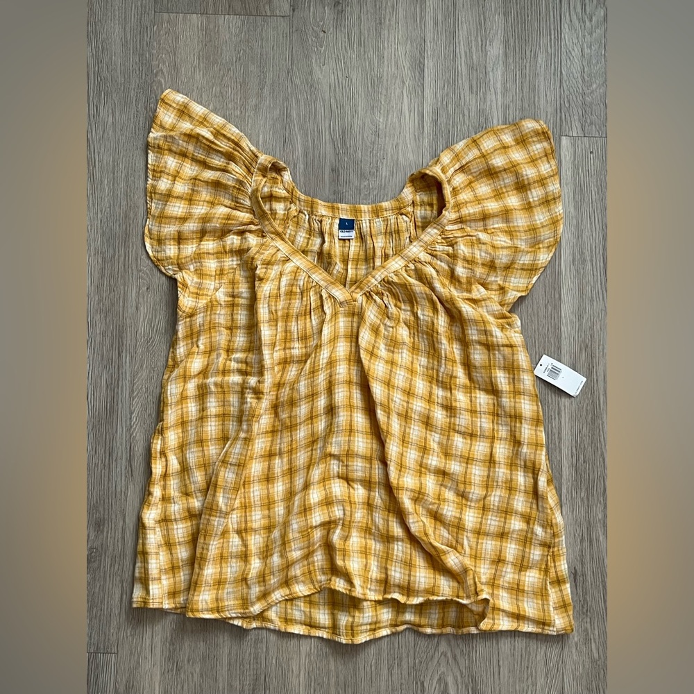 Old Navy Flutter Sleeve Top